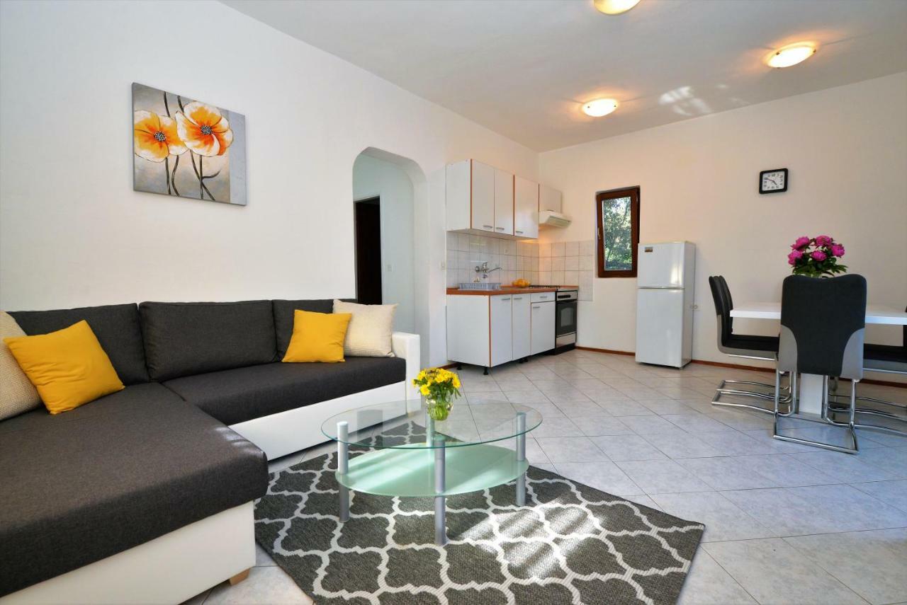 Apartment In 무르테르 외부 사진