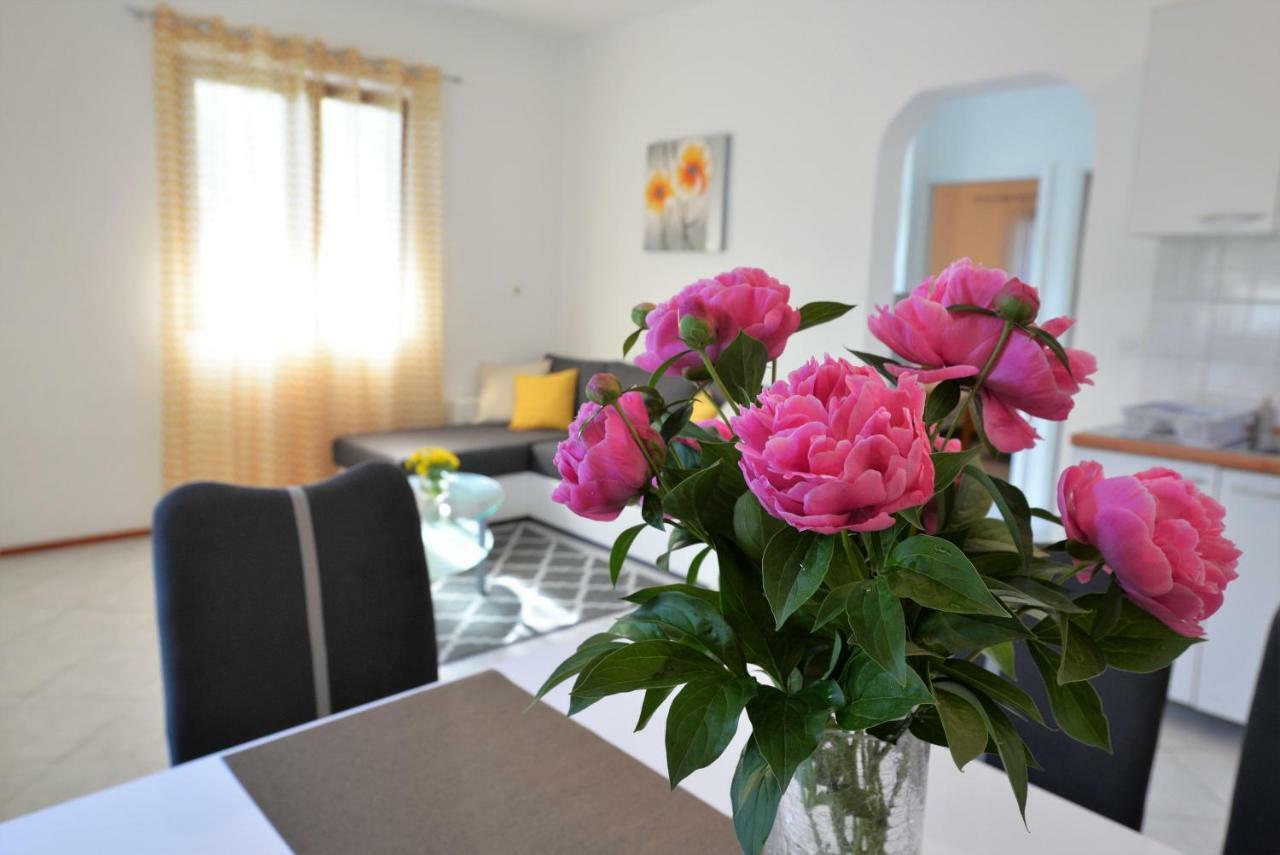 Apartment In 무르테르 외부 사진