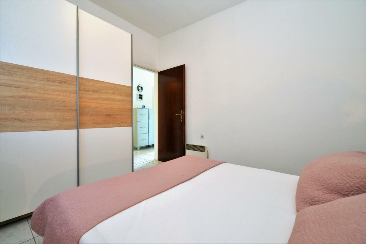 Apartment In 무르테르 외부 사진