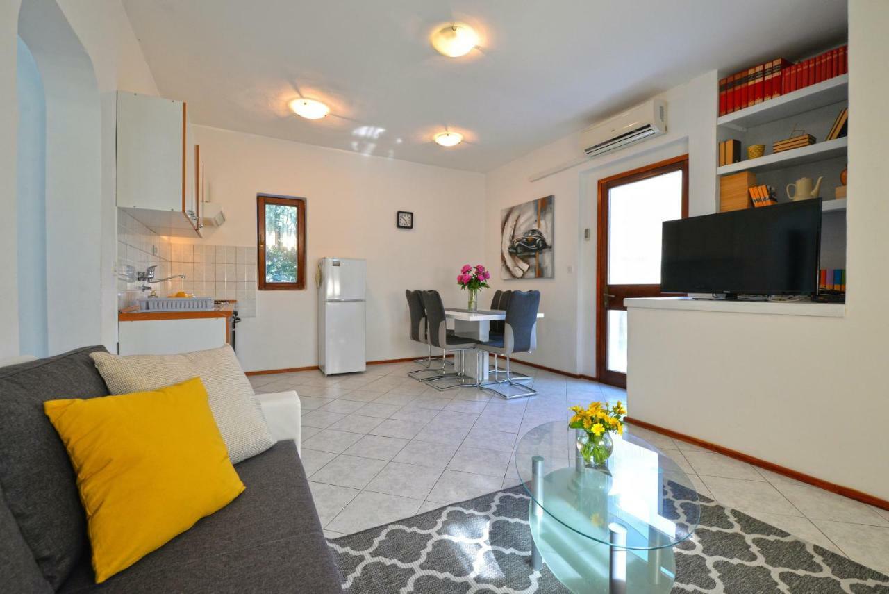 Apartment In 무르테르 외부 사진